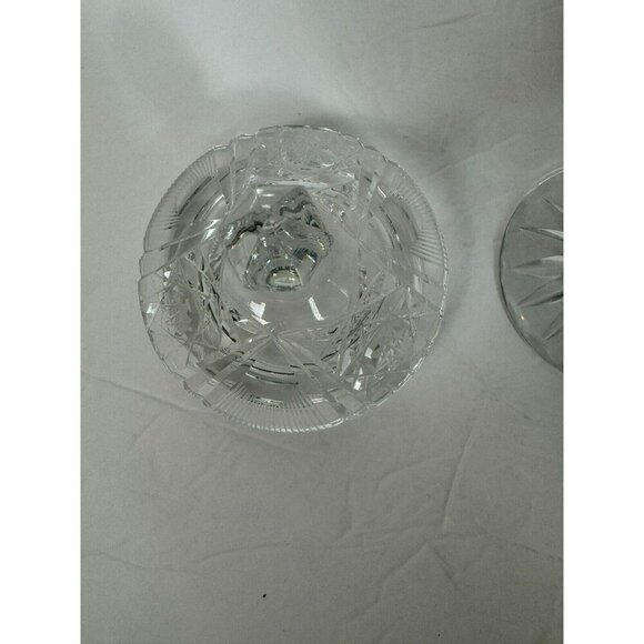 Clear pressed glass vintage candy dish with lid etched floral designs - Picture 4 of 10